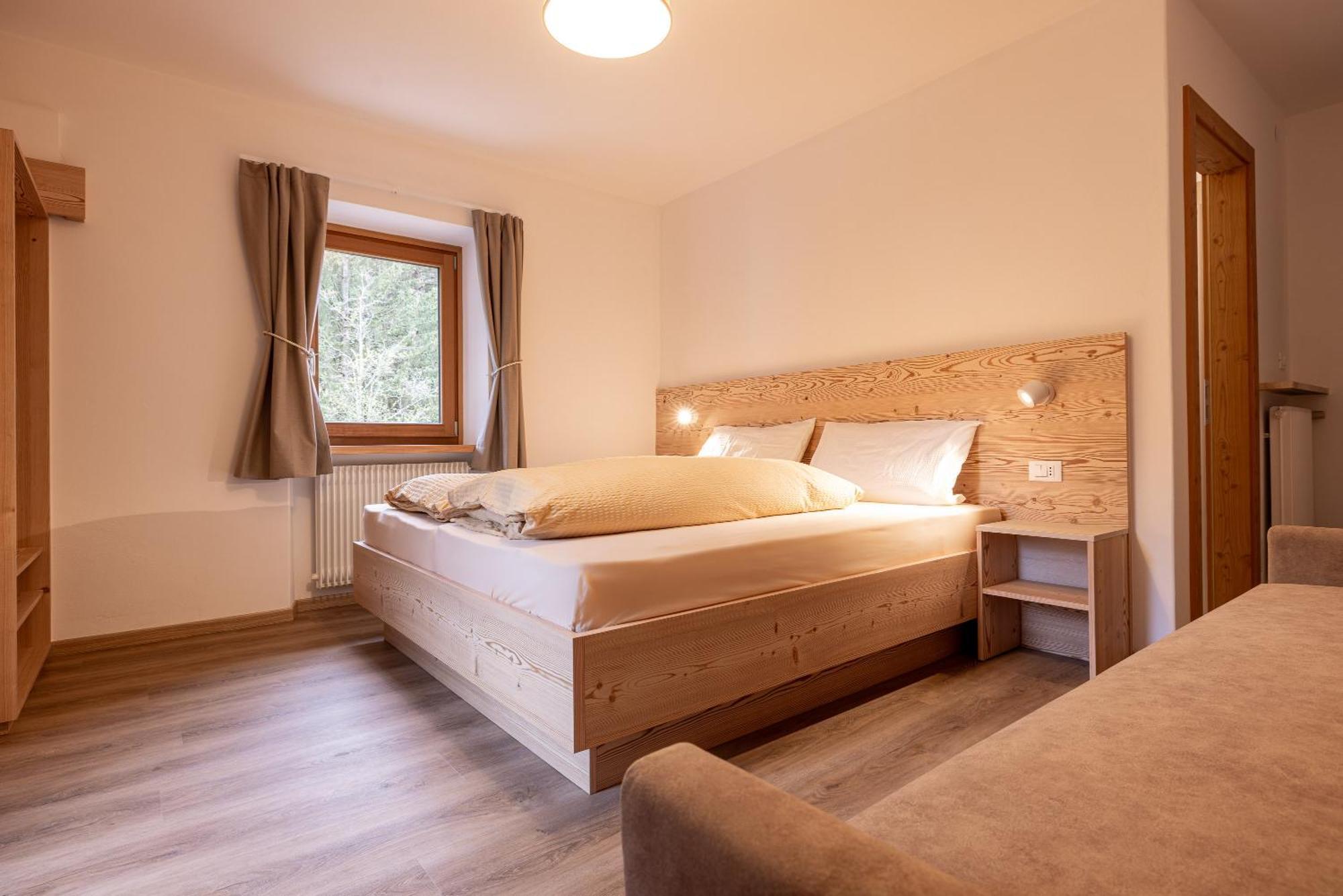 San Pietro Dolomiti Small Budget Hotel St. Ulrich in Gröden Exterior foto