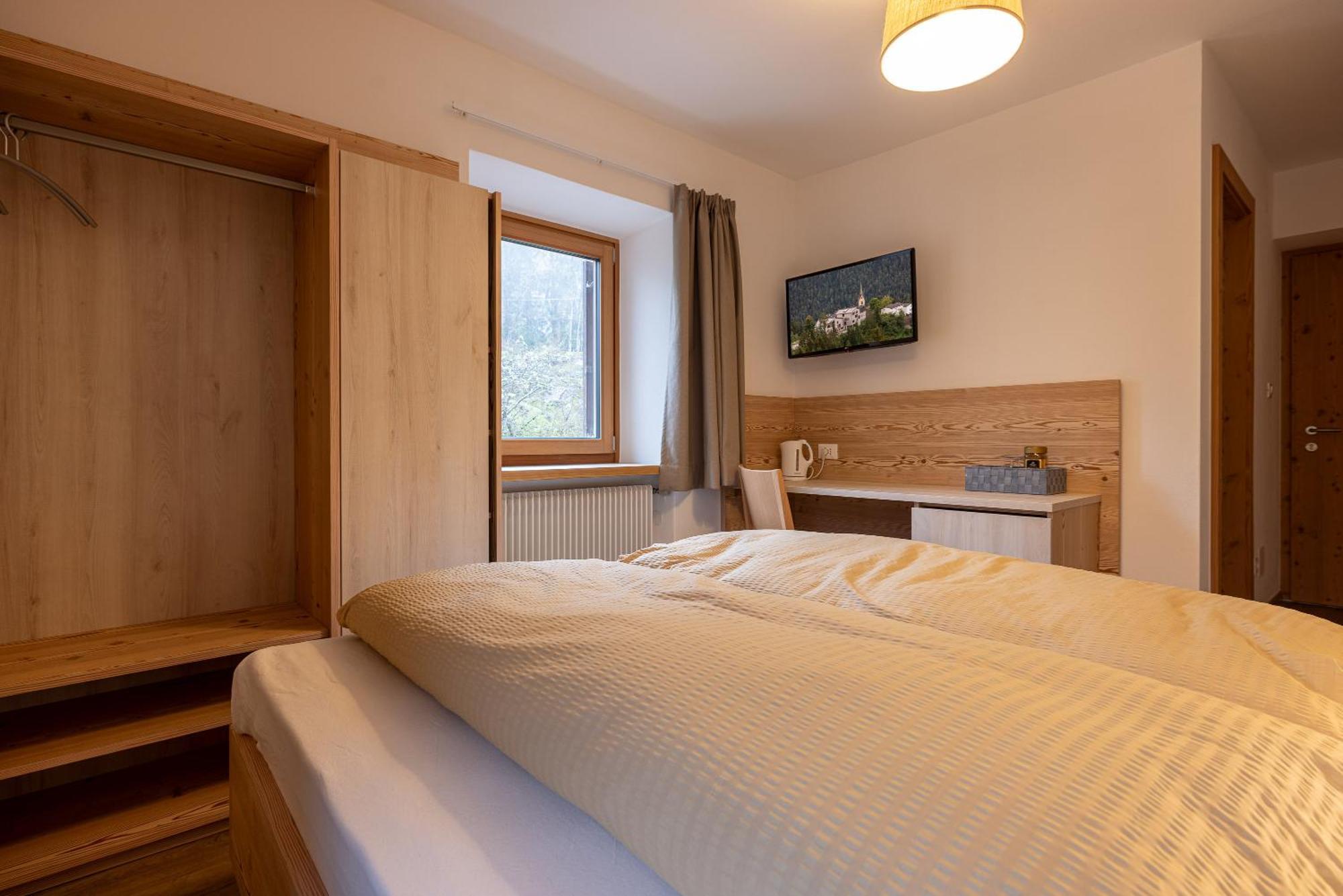 San Pietro Dolomiti Small Budget Hotel St. Ulrich in Gröden Exterior foto